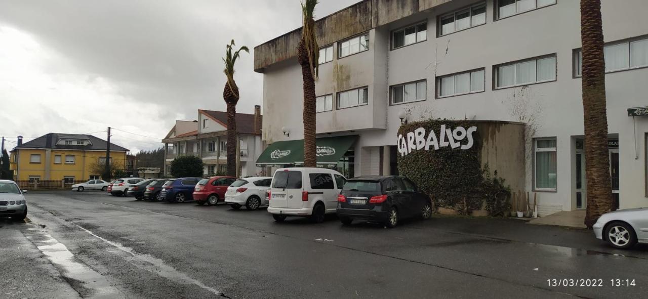 Hotel Os Carballos Sigueiro Exterior photo